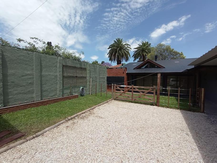 Ferienwohnung Escala Ezeiza Loft Con Desayuno Luis Guillon Exterior foto
