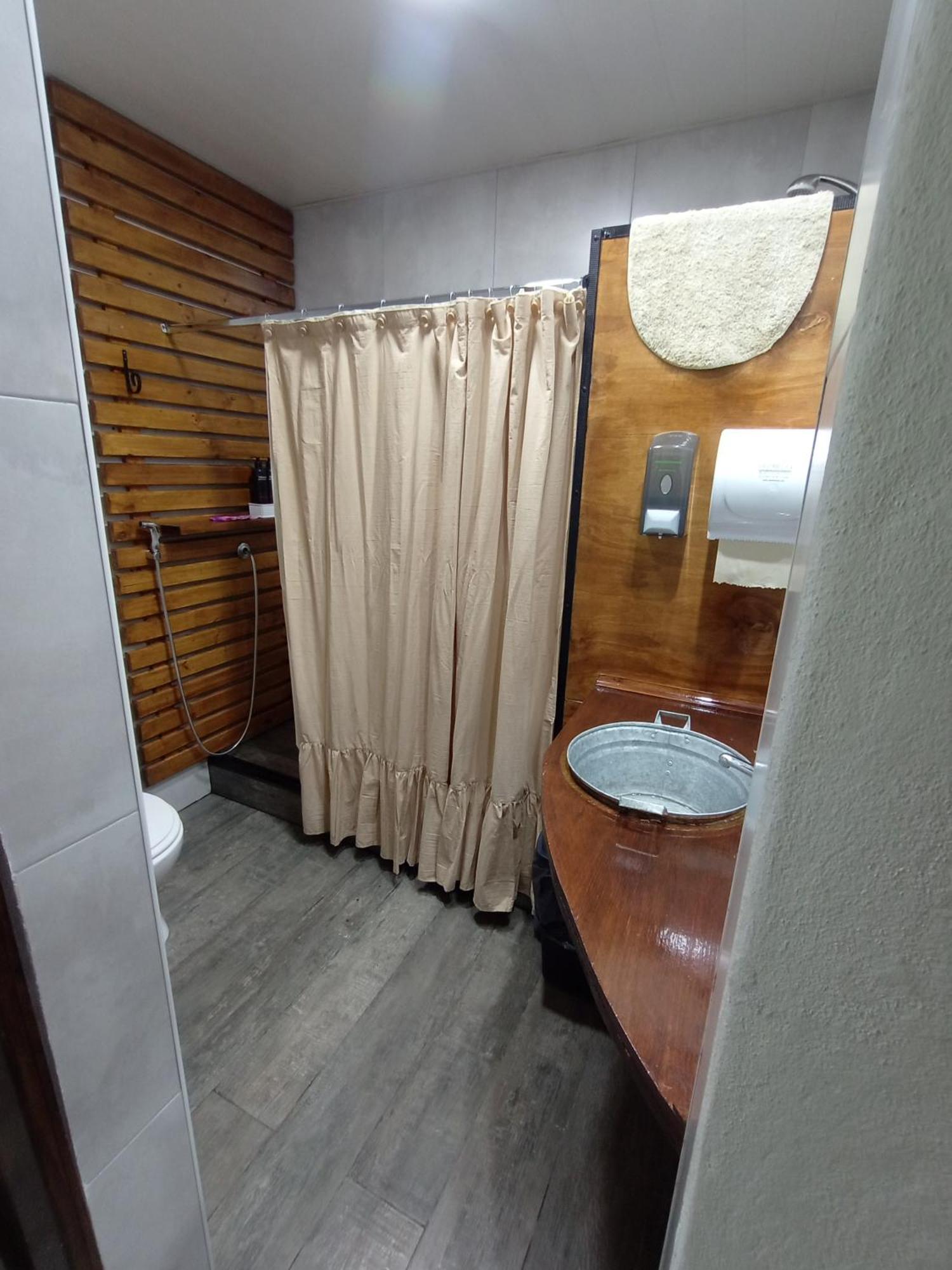 Ferienwohnung Escala Ezeiza Loft Con Desayuno Luis Guillon Exterior foto